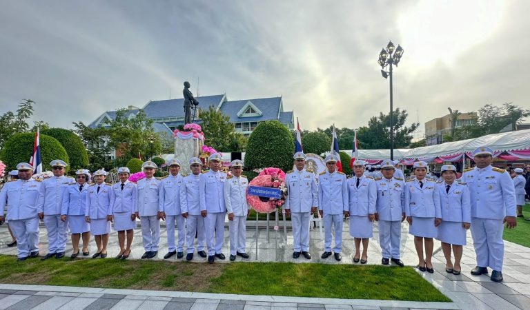 นายคมศิษฐ์ มีสัจจานนธนกุล ผู้อำนวยการวิทยาลัยเทคนิคราชบุรี   นำคณะครู เข้าร่วมพิธีน้อมรำลึกเนื่องในวันคล้ายวันสวรรคต พระบาทสมเด็จพระจุลจอมเกล้าเจ้าอยู่หัว