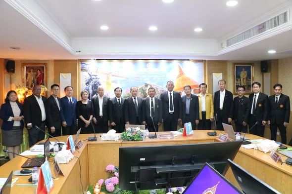 ผู้อำนวยการวิทยาลัยเทคนิคราชบุรี เข้าร่วมประชุมคณะกรรมการสภาสถาบันการอาชีวศึกษาภาคกลาง 4  ครั้งที่ 11/2568