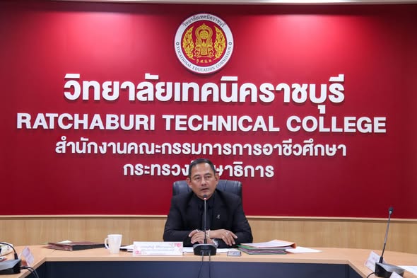 นายคมศิษฐ์   มีสัจจานนธนกุล ผู้อำนวยการวิทยาลัยเทคนิคราชบุรี  เป็นประธานในการประชุมคณะกรรมการบริหารสถานศึกษา ในการนี้ มีนายประพันธ์  แก้วทอง ผู้ฝึกประสบการณ์ในสถานศึกษา ตามโครงการพัฒนาข้าราชการครูและบุคลากรทางการศึกษา ก่อนแต่งตั้งให้ดำรงตำแหน่งรองผู้อำนวยการสถาศึกษา เข้าร่วมสังเกตุการณ์
