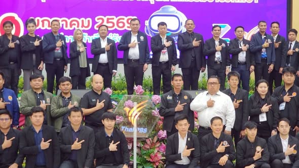 นายคมศิษฐ์ มีสัจจานนธนกุล ผู้อำนวยการวิทยาลัย เทคนิคราชบุรี เข้าร่วมการประชุมสัมมนา แลกเปลี่ยนเรียนรู้และแถลงกติกาการแข่งขัน หุ่นยนต์อาชีวศึกษา ประจําปีพุทธศักราช 2569 ในงานการประกวดสิ่งประดิษฐ์ของคนรุ่นใหม่ ระดับชาติ ปีการศึกษา 2568