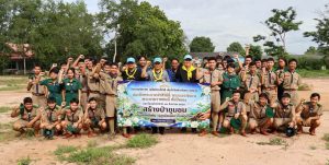 นายคมศิษฐ์ มีสัจจานนธนกุล ผู้อำนวยการวิทยาลัยเทคนิคราชบุรี มอบหมายให้ นายชุมพล คำเทียน รองผู้อำนวยการฝ่ายบริหารทรัพยากร พร้อมด้วย คณะครู และนักเรียนลูกเสือ ระดับประกาศนียบัตรวิชาชีพ (ปวช.) ชั้นปีที่ 1 แผนกวิชาช่างไฟฟ้า เข้าร่วม กิจกรรมปลูกป่าเฉลิมพระเกียรติฯ สมเด็จพระนางเจ้าสิริกิติ์ พระบรมราชินีนาถ พระบรมราชชนนีพันปีหลวง ณ วัดนาหนอง ตำบลดอนแร่ อำเภอเมืองราชบุรี จังหวัดราชบุรี